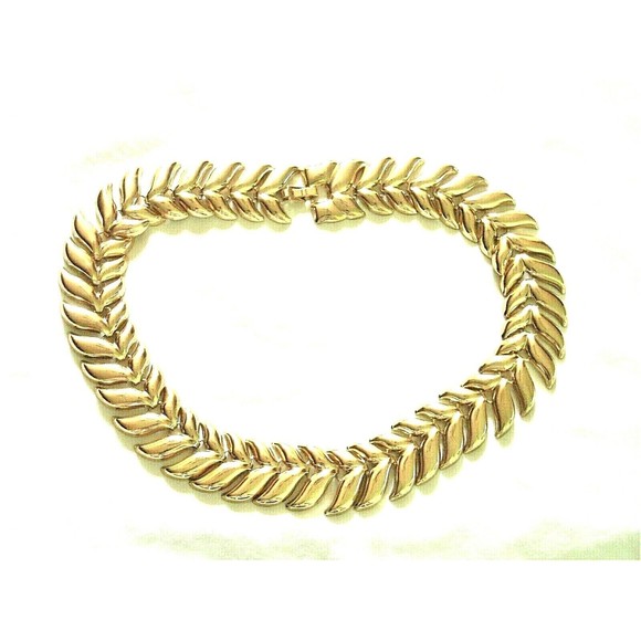 Vintage V Link Collar Necklace Gold Tone Shiny Lightweight Valentine Birthday - Picture 2 of 7